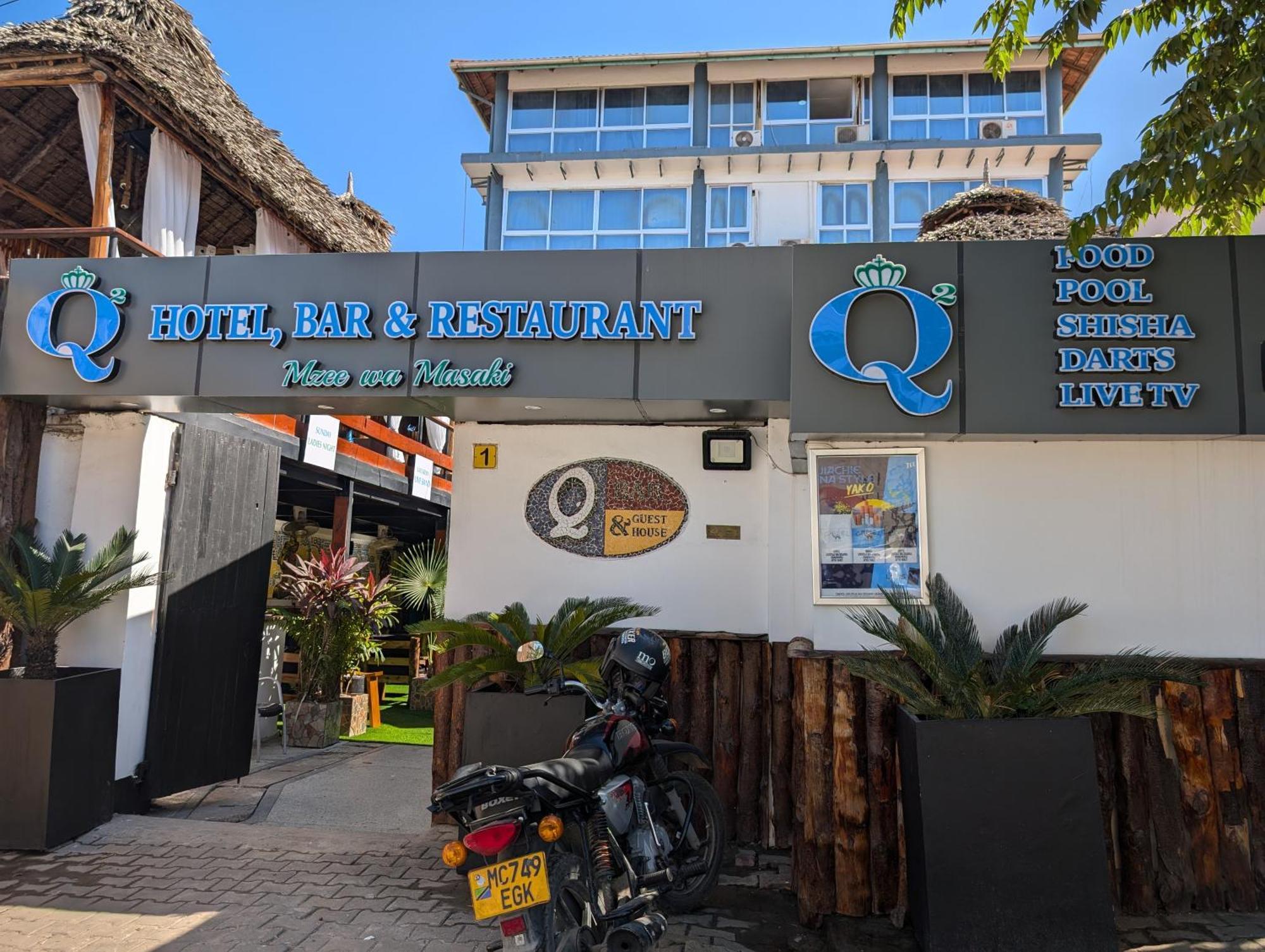 Q-Bar & Guesthouse Dar es Salaam Esterno foto