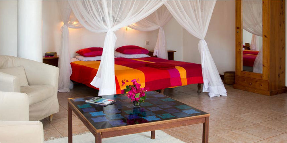 Q-Bar & Guesthouse Dar es Salaam Esterno foto