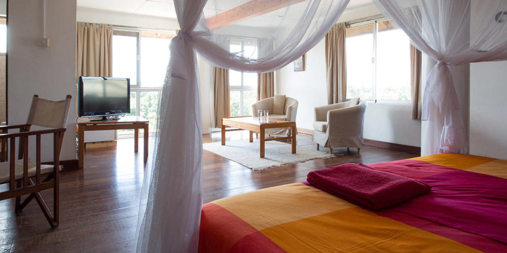 Q-Bar & Guesthouse Dar es Salaam Esterno foto